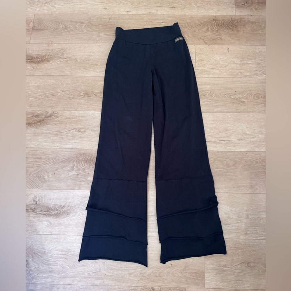 Black Matilda Jane medium pants.